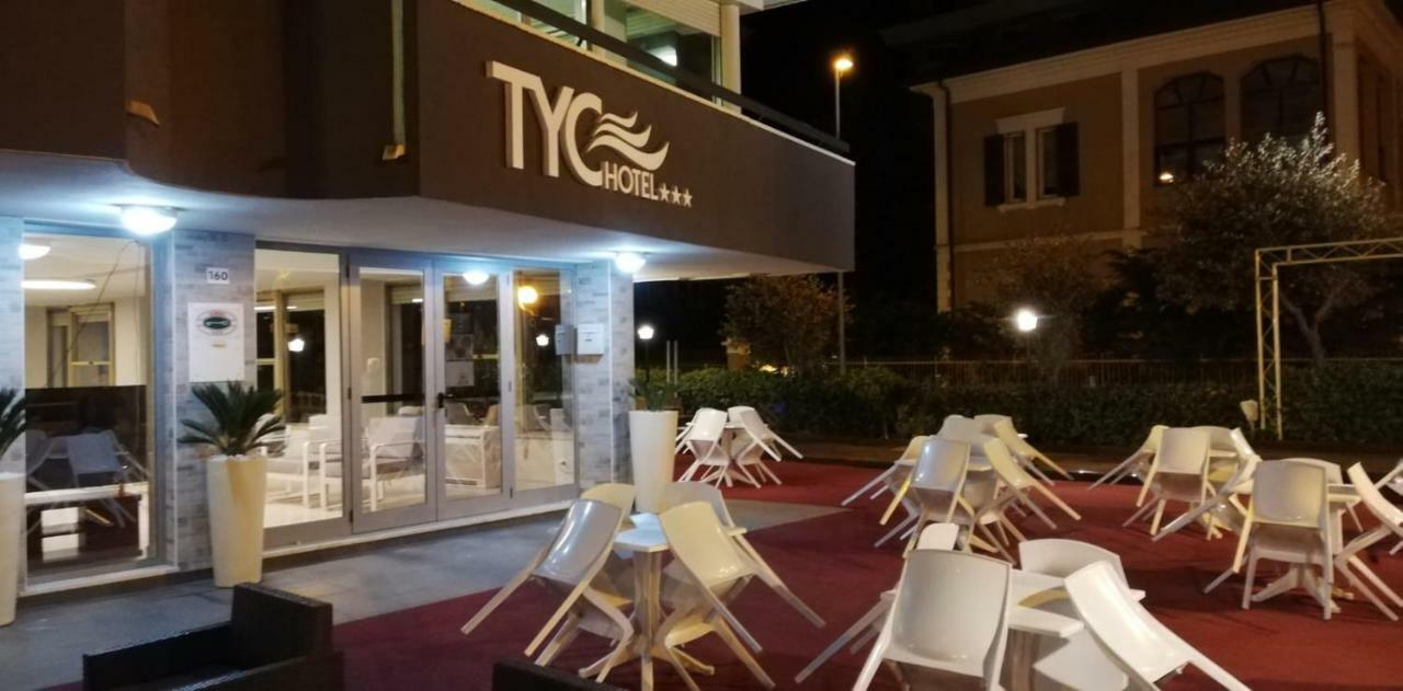 Tyc Hotel Viserbella di Rimini Ngoại thất bức ảnh