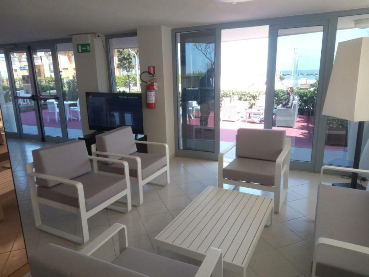 Tyc Hotel Viserbella di Rimini Ngoại thất bức ảnh